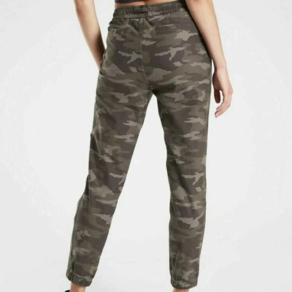 Athleta Camo Farallon Joggers size 26